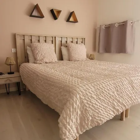 Nocleg ze śniadaniem Le Clos De La Ronziere 3*